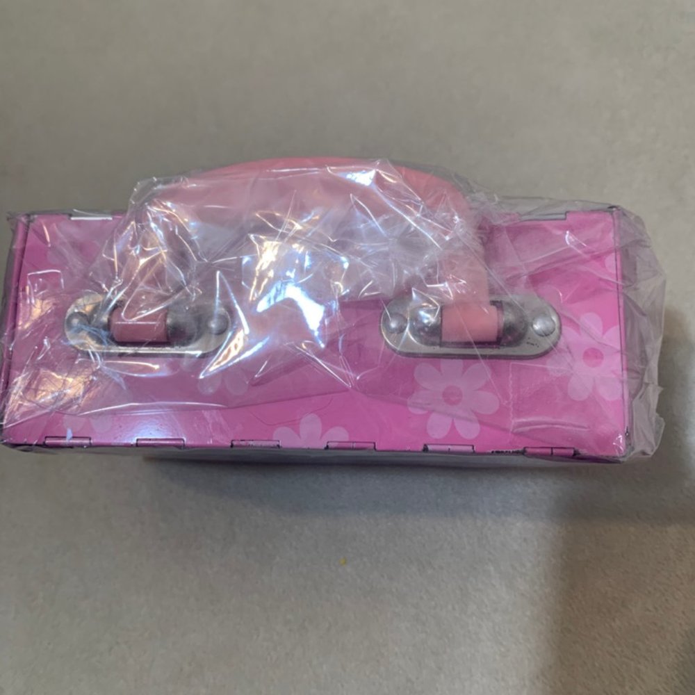Hello Kitty Lunch Box - Picture 2 of 4